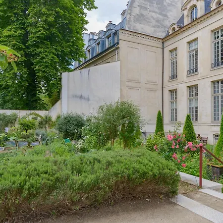 Le Marais Elegant Paris